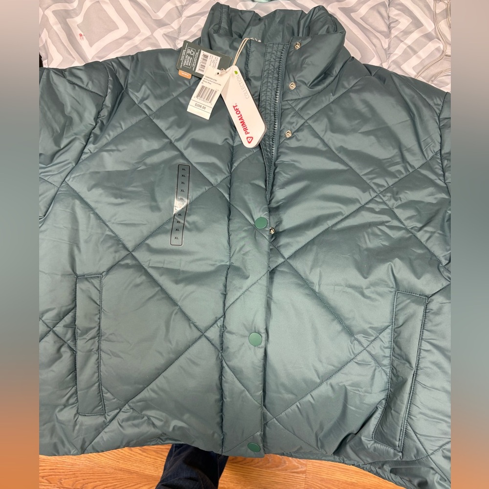 tentree Women's Puffer Jacket in Teal